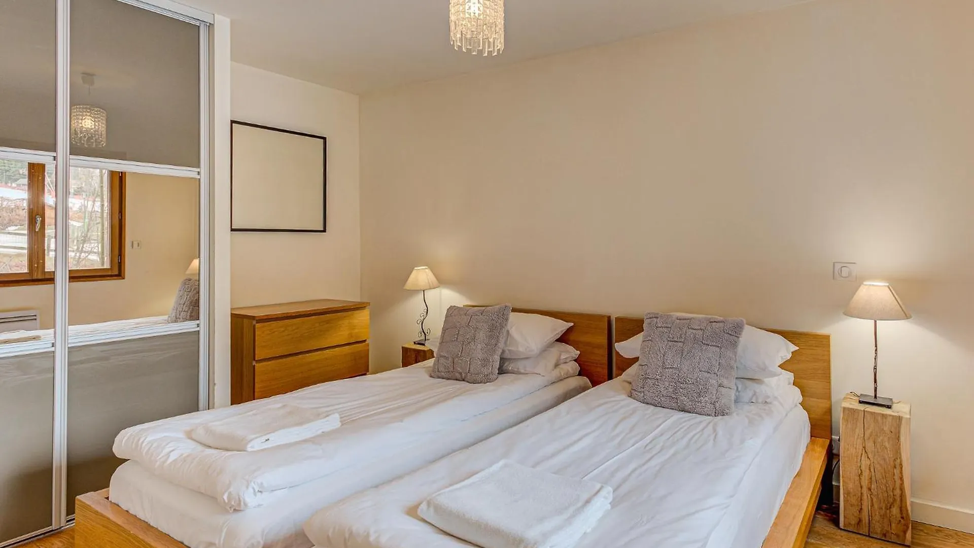 Apartment Biolay - Alpes Travel - Central Chamonix - Sleeps 6
