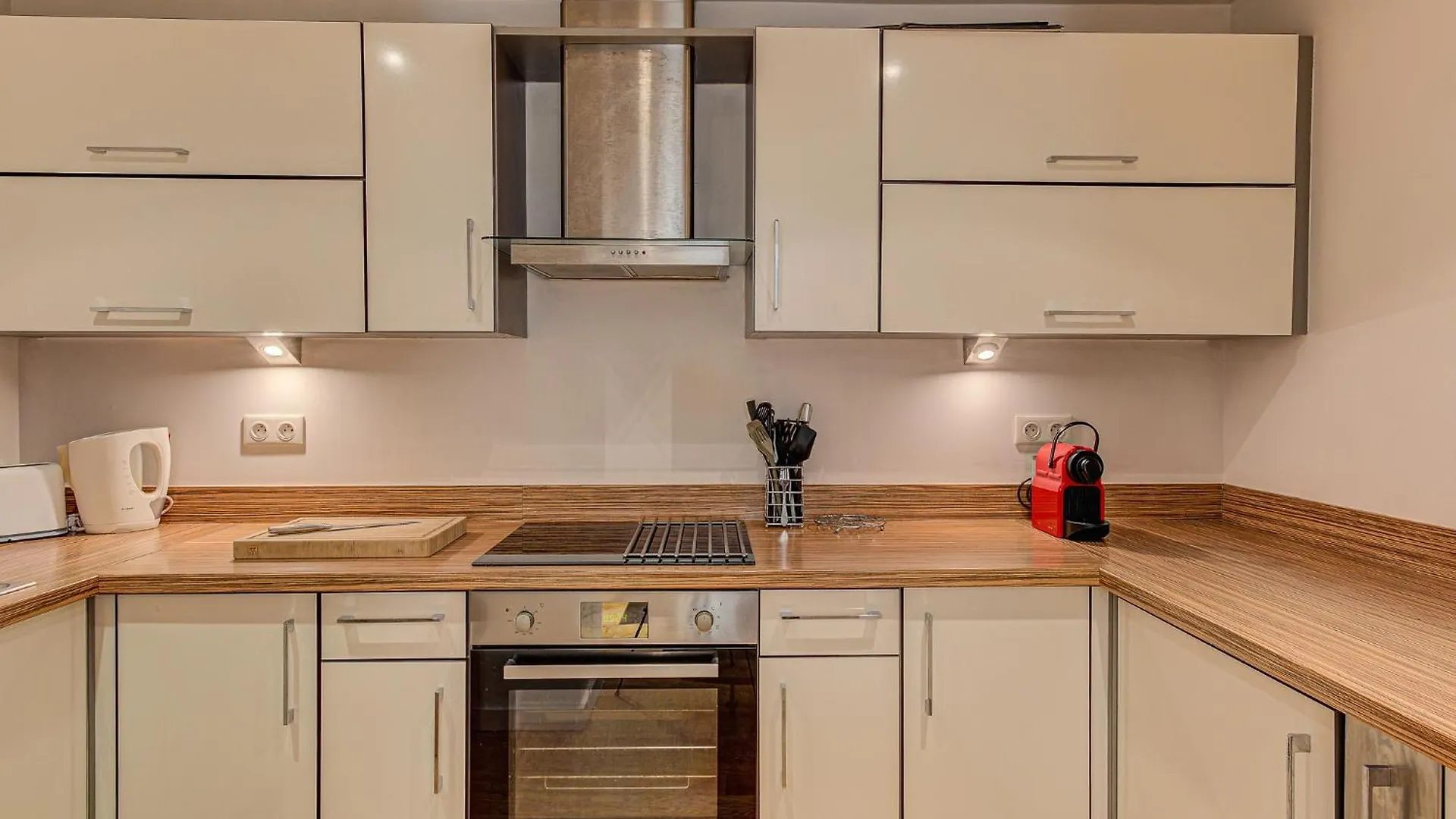 Apartment Biolay - Alpes Travel - Central Chamonix - Sleeps 6