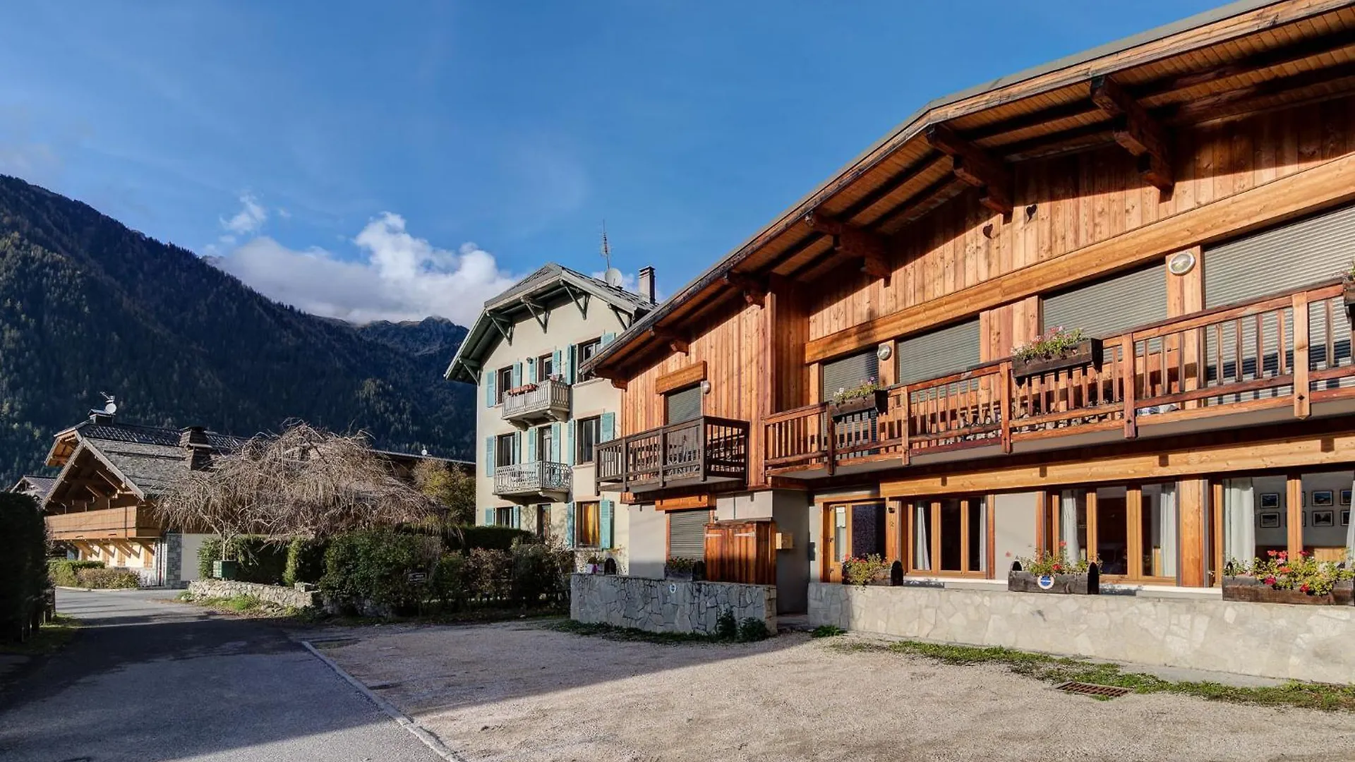 Apartment Biolay - Alpes Travel - Central Chamonix - Sleeps 6