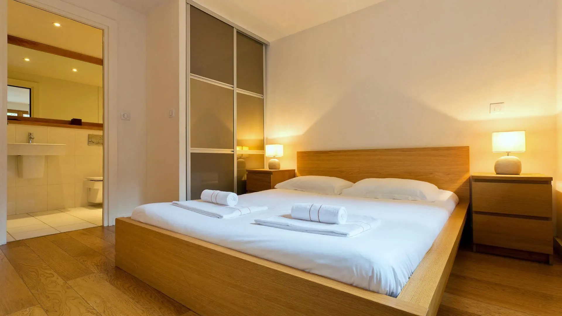 Apartment Biolay - Alpes Travel - Central Chamonix - Sleeps 6