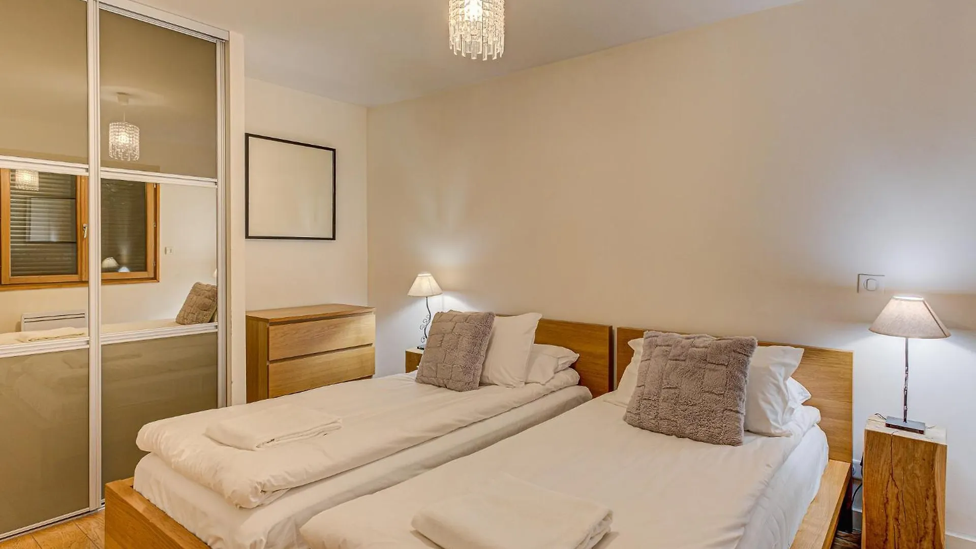 Apartment Biolay - Alpes Travel - Central Chamonix - Sleeps 6